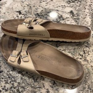 Cream Birkenstock’s